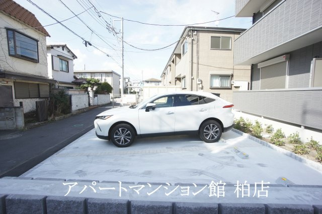 カーサの駐車場
