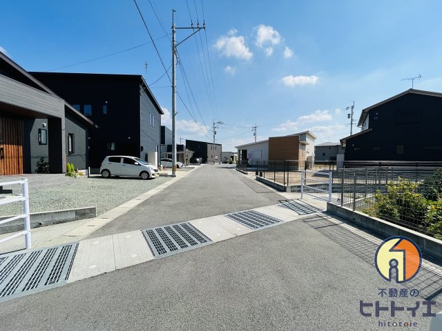 吉田YKタウンの前面道路含む現地写真