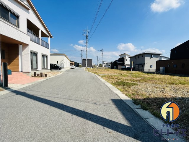 吉田YKタウンの前面道路含む現地写真