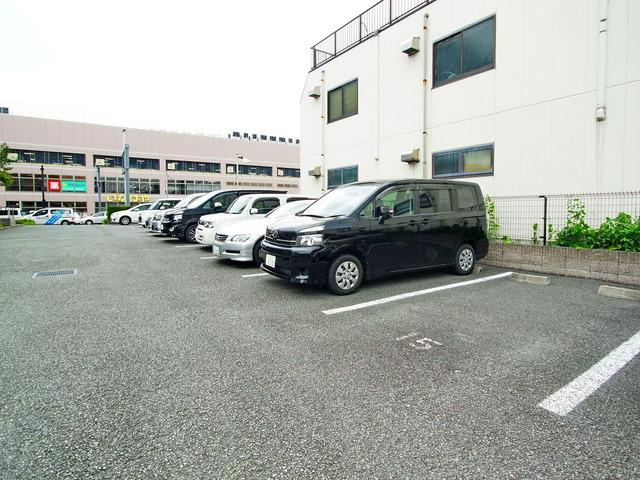 らくりーぶ21万願寺の駐車場