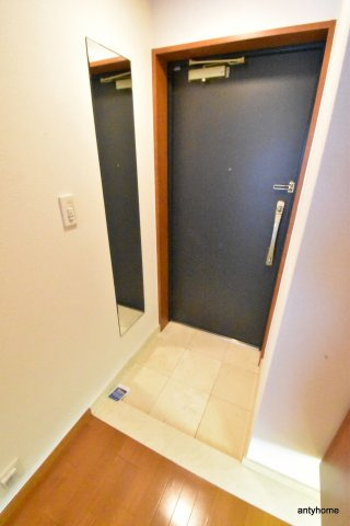 リーガル新大阪駅前2　仲介手数料無料の玄関