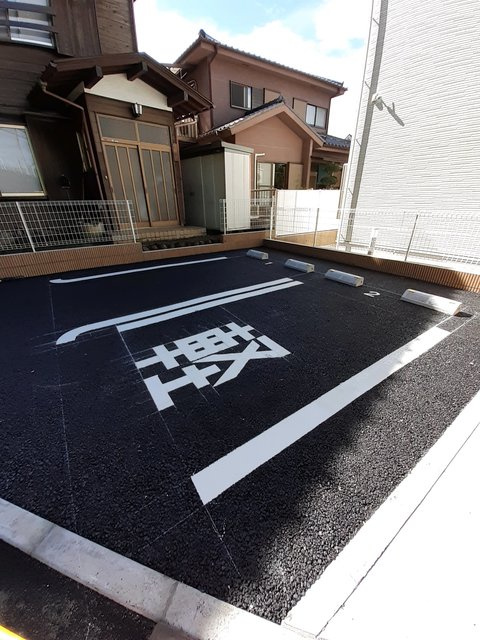 ソレイユ.Kの駐車場