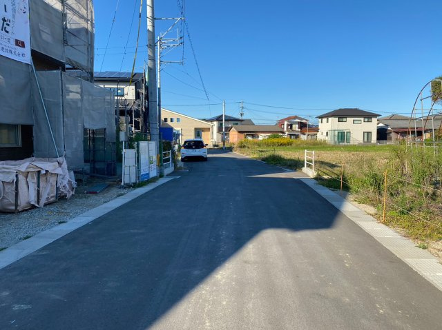 筑後市大字上北島の新築一戸建の前面道路含む現地写真