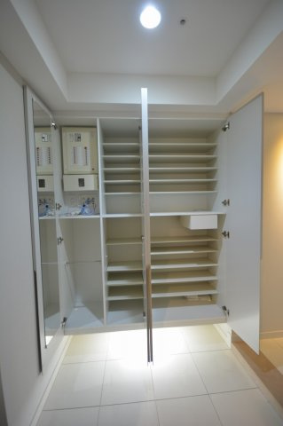 アートアルテールコンドミニアムフロアのエントランス