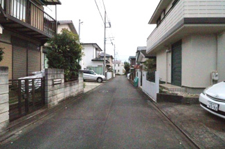 【前面道路含む現地写真】 | 前面道路は広々としております♪