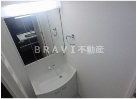 グランドロアール天満橋　BRAVI不動産の独立洗面台|【グランドロアール天満橋】独立洗面化粧台付き