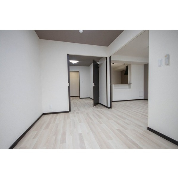 ARATA弐番館の洋室