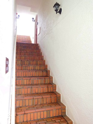 【外観】 | ガーデン目黒 | 共用階段