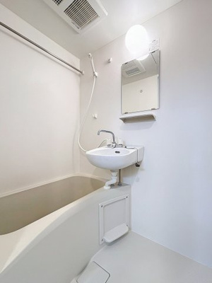 【浴室】 | JTレジデンス王子弐番館 | ★浴室乾燥機付きで雨の日のお洗濯も安心です★