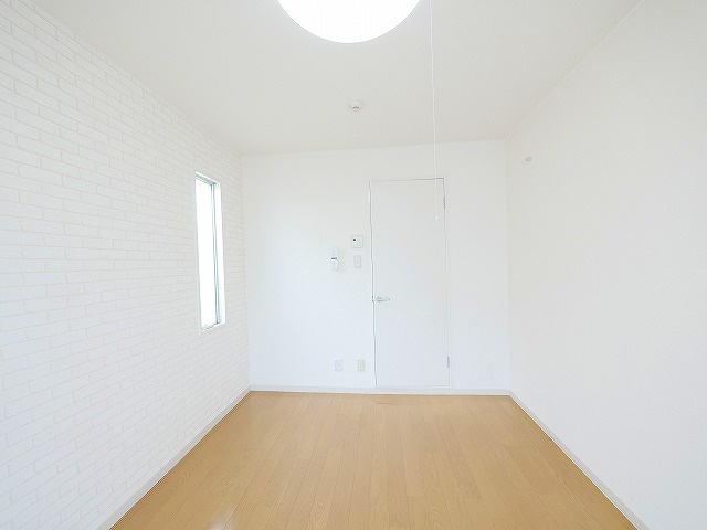 コーポ三和新大宮2号館の洋室