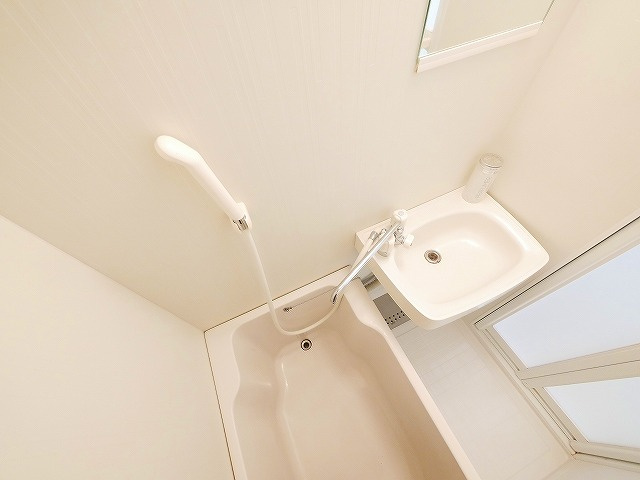 コーポ三和新大宮2号館の浴室