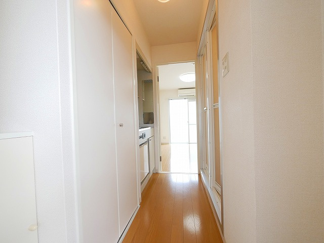 コーポ三和新大宮2号館の玄関