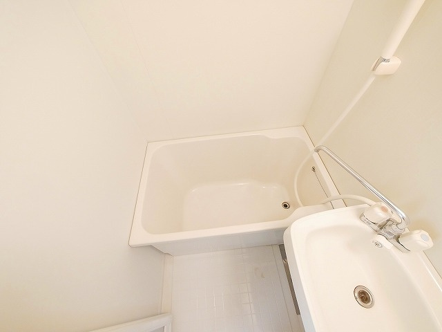 コーポ三和新大宮2号館の浴室