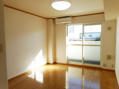 【居間・リビング】 | シャノアールⅠ | ※同物件、別のお部屋のお写真です。