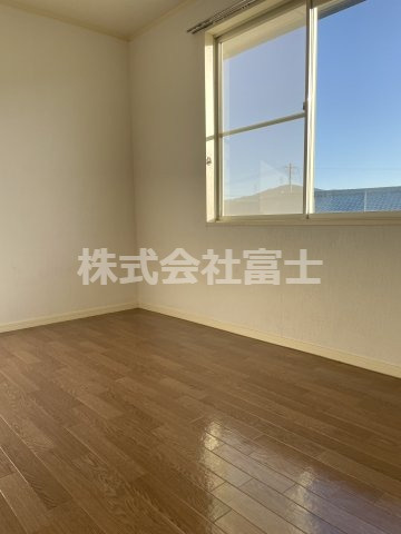 キャッスル鏡の洋室