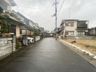 【前面道路含む現地写真】