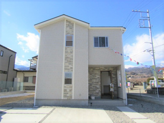 【外観：施工例】 | 新築戸建：南アルプス市山寺・全2棟【1号棟】
土地面積：82.08坪　建物面積：35.99坪