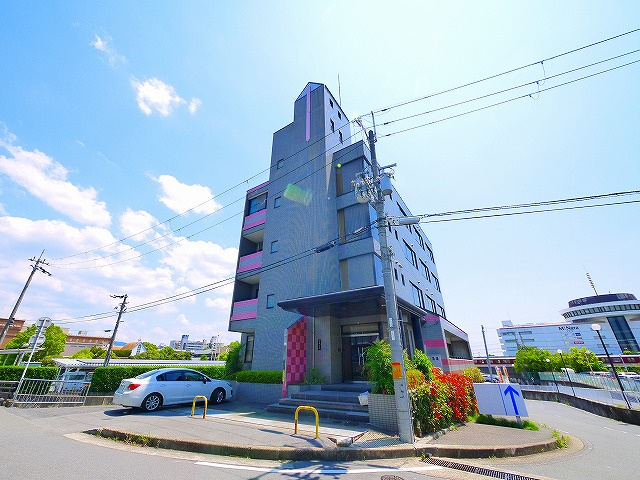 中西ビルの外観