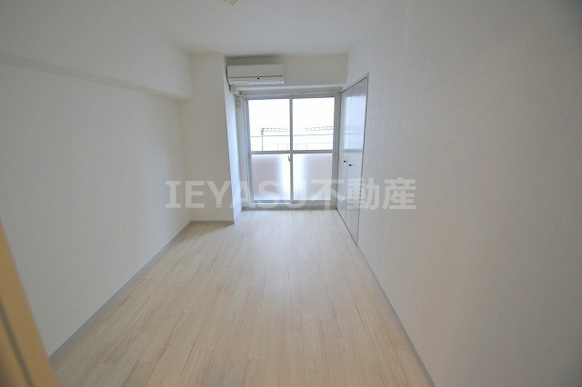 LA PRIMAVILLA地蔵通りの居間・リビング