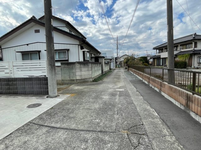 高崎市吉井町吉井　中古の前面道路含む現地写真