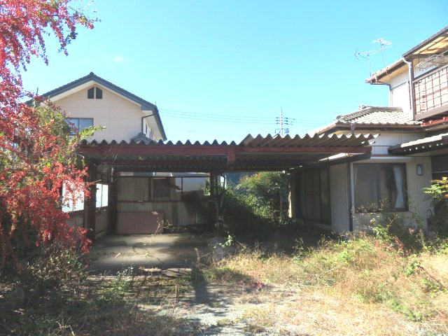 高崎市吉井町吉井　中古の駐車場