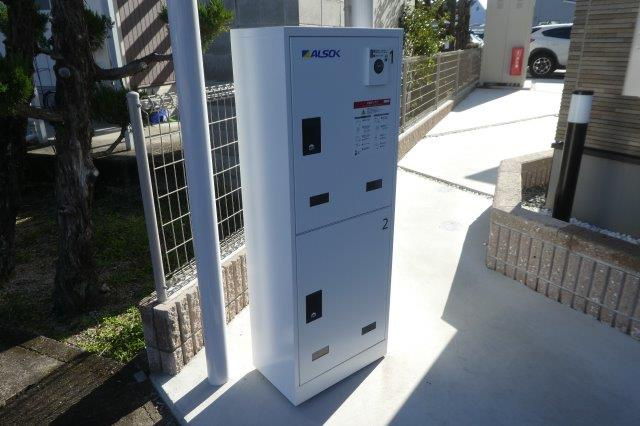 総社市福井のアパートのその他共用部分|宅配ボックス完備