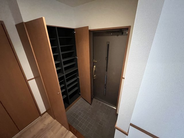 ニューラフィーネの玄関