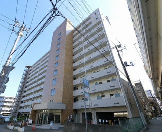 【外観】 | 総戸数１３４戸、１９７３年１１月築、管理人は住込勤務につき管理体制良好です♪