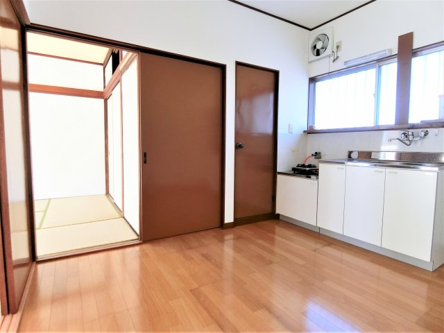 栗原アパートの居間・リビング