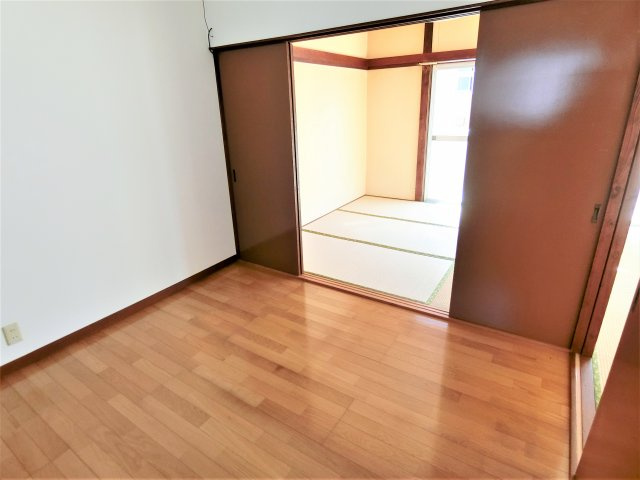 栗原アパートの居間・リビング