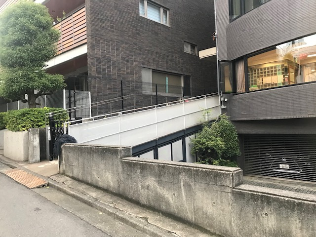 ダイナックスビル