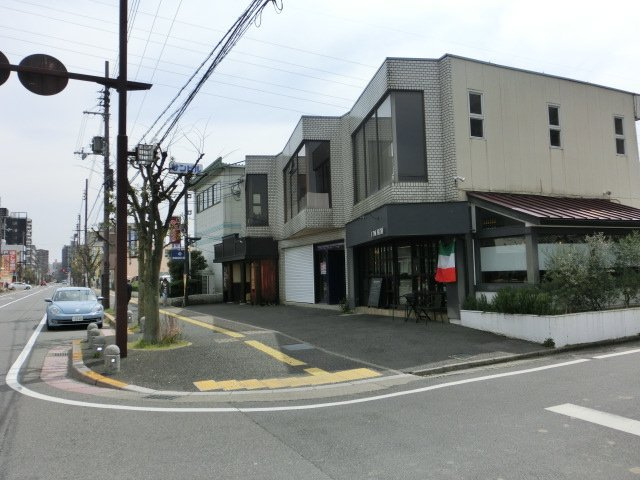 近江八幡市桜宮町の店舗一部の外観