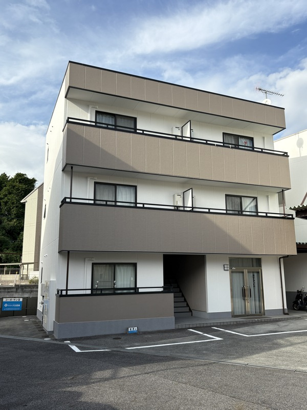 大津市富士見台の事務所の外観