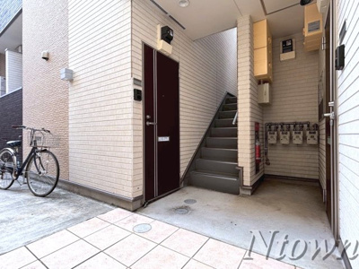 【エントランス】 | ディープリバー | 落ち着いたエントランスです