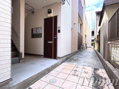 【エントランス】 | ディープリバー | 清潔なエントランスです