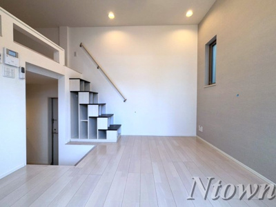 【居間・リビング】 | ディープリバー | 居間です