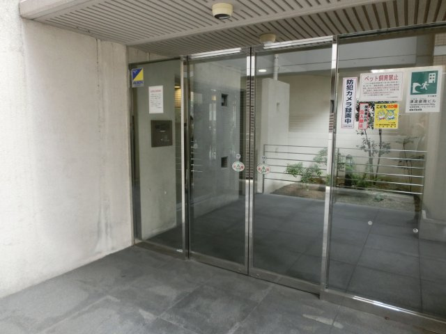 ペルル加島のエントランス