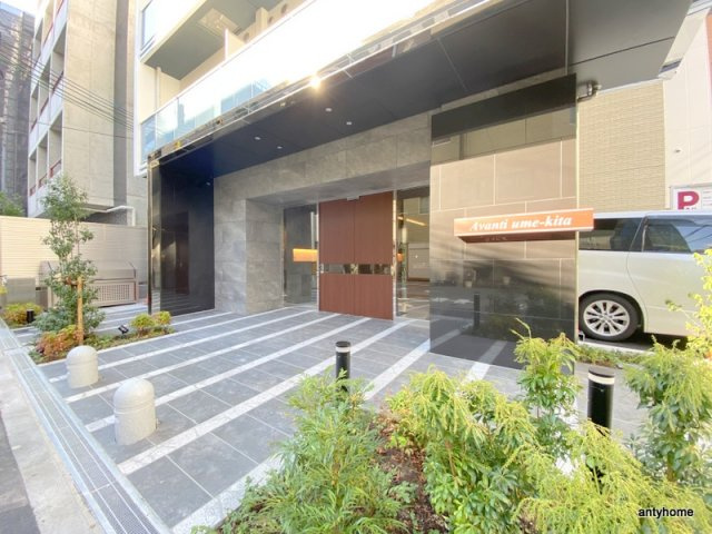 アバンティうめきた　仲介手数料無料のエントランス