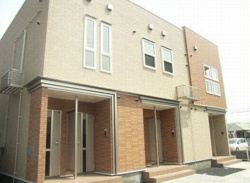 Ｒｅｎｃｏｎｔｒｅ湖山駅前