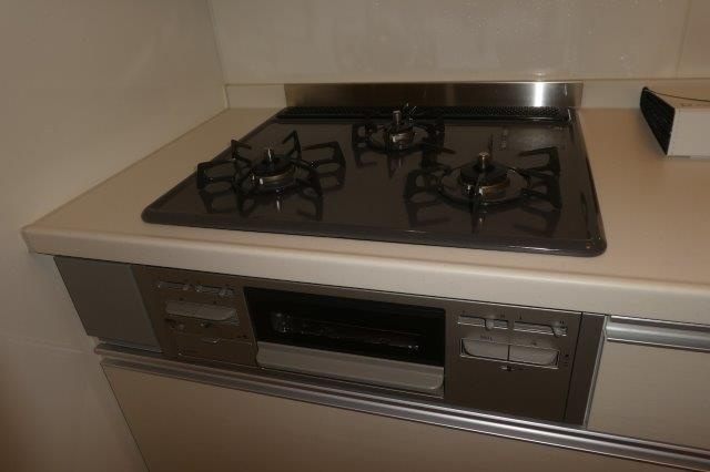 パーク倉敷のキッチン|3口ガスコンロ