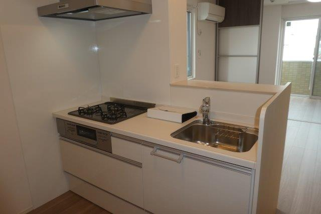 パーク倉敷のキッチン|３口ガスコンロ付システムキッチン
