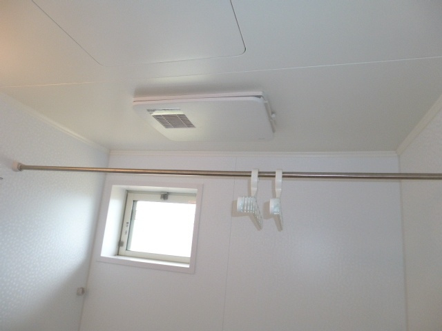 ボナールⅢの浴室|浴室乾燥機・窓