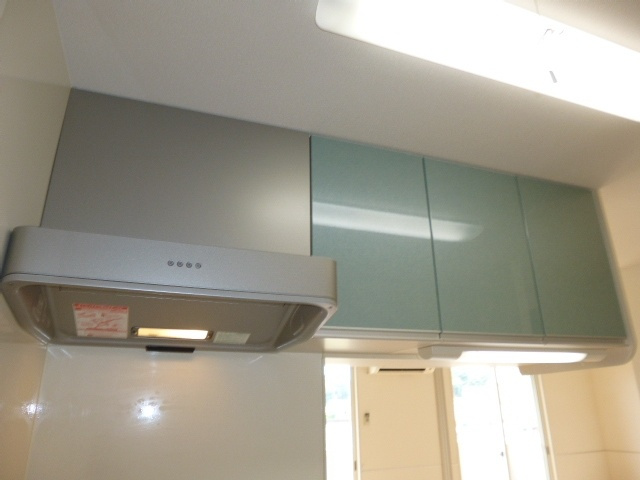 ボナールⅢのキッチン|キッチン上収納