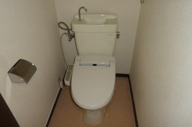 コーポ吉備路Ｂのトイレ|温水洗浄便座