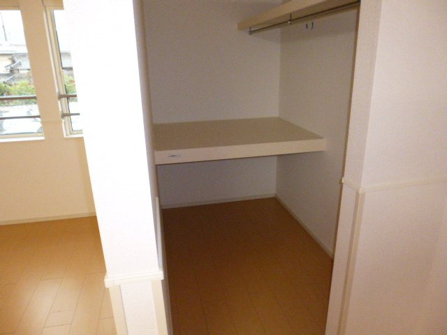 フレンズＳ・Ｔ青江の収納|ウォークインクローゼット