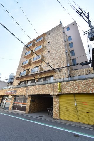 ファミール松竹の外観