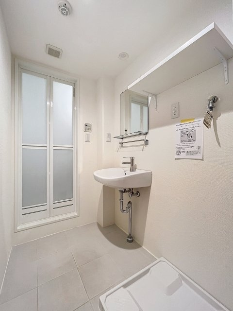 LAPiS本郷の洗面所|※写真は同タイプの別室になります