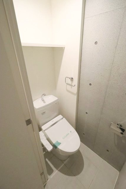 LAPiS本郷のトイレ|※写真は同タイプの別室になります