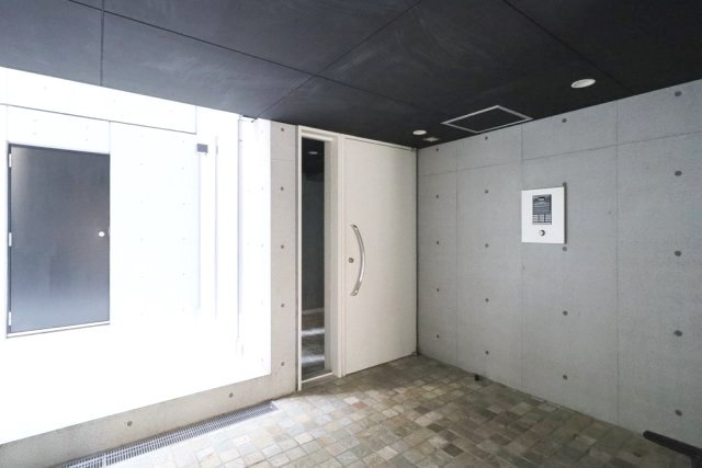 LAPiS本郷のエントランス|エントランス