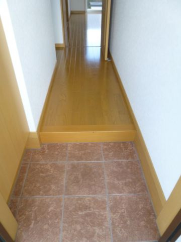 ベル・ウッドマンションの玄関